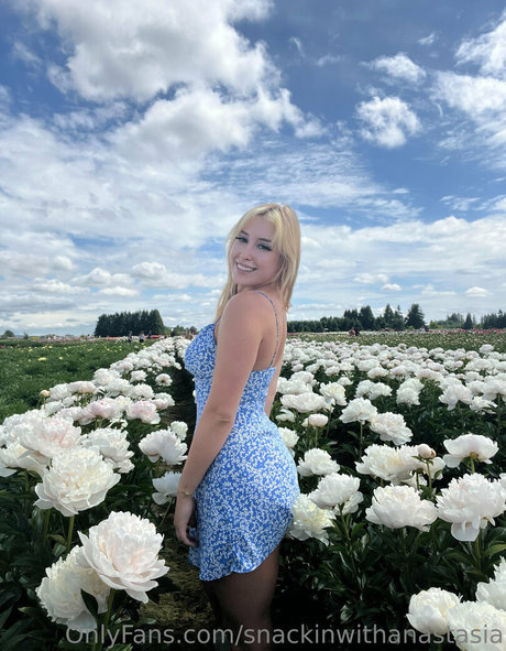 snackinwithanastasia buena actriz archivo