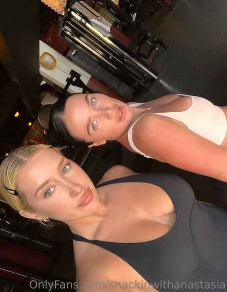 snackinwithanastasia bonita modelo galería