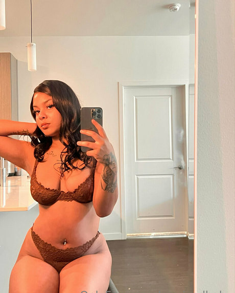 baybelaya desnudos de estrellas porno foto