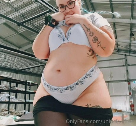 unluckyxfree desnudos estrella galerías