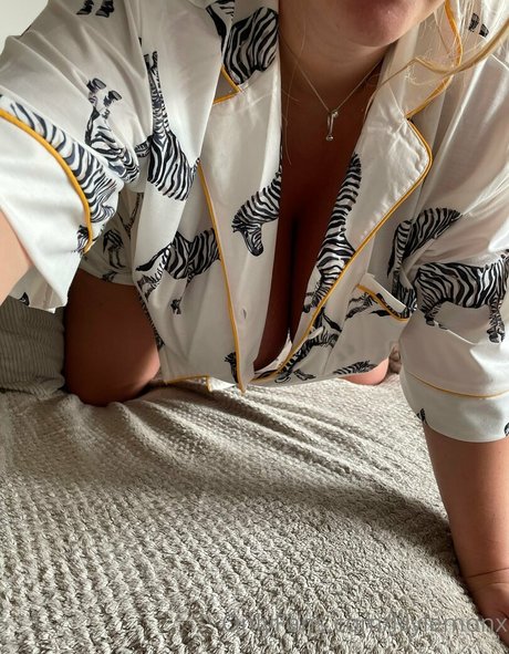 lilylemonx modelo sexual imágenes