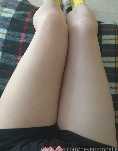 nevergonnalie actriz desnuda galería