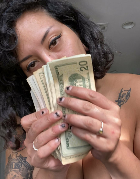 mirari mata étoile chaude images