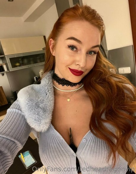 redheadragonvip étoile érotique image