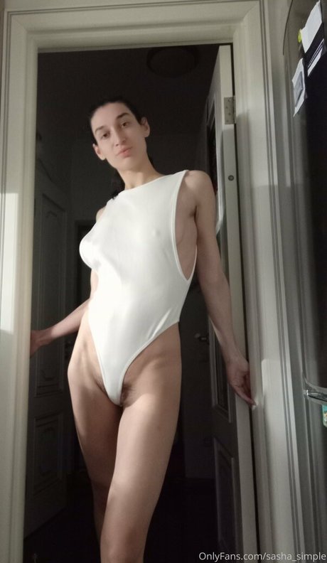 sasha simple actriz desnuda recopilación