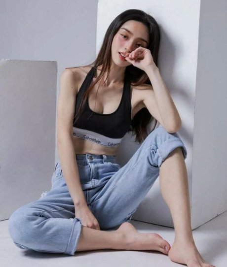 Nayoung Kim beau modèle image