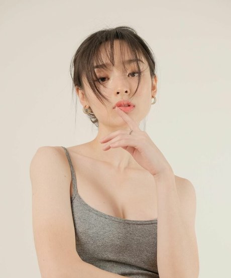 Nayoung Kim actrice nue des photos