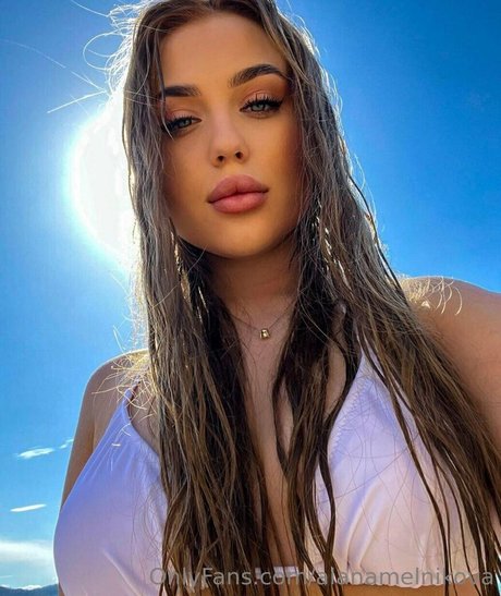 alanamelnikova modelo de arte archivo