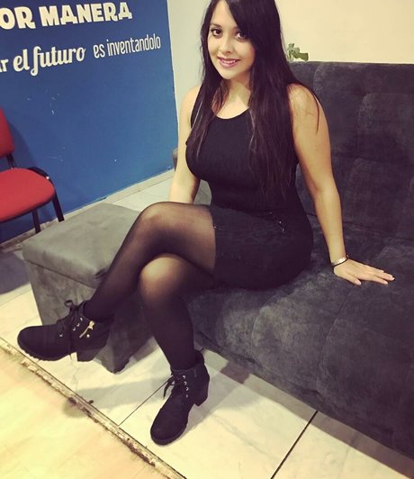 Jezz Angeles actriz atractiva fotos