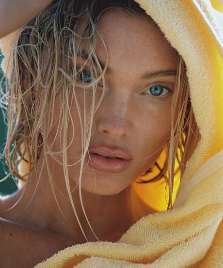 Elsa Hosk sexe star galeries