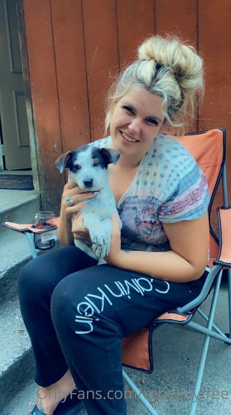 rebeljoyfree modelo xxx galería