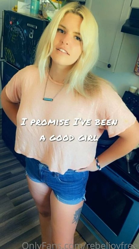 rebeljoyfree haut modèle image