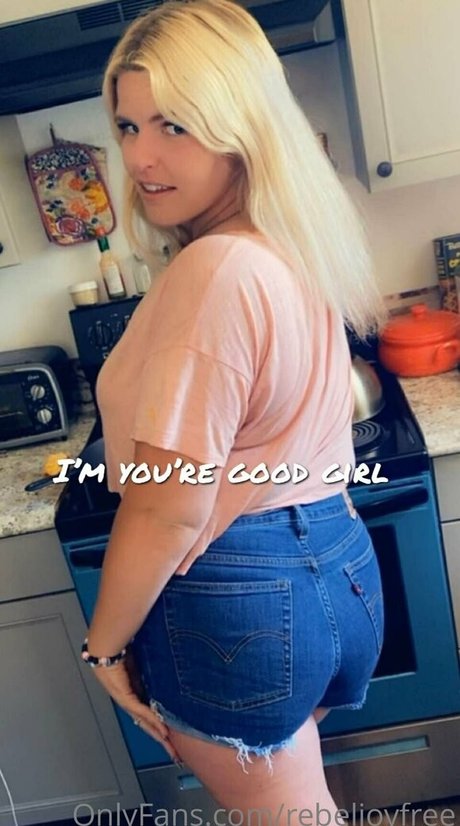 rebeljoyfree modelo sexy galería