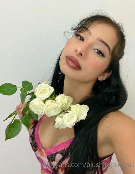 blushingblooms star xxx pics