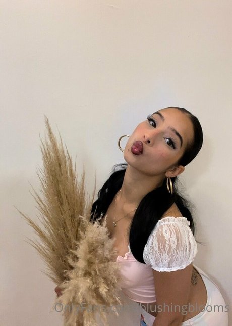 blushingblooms xxx star du porno photo