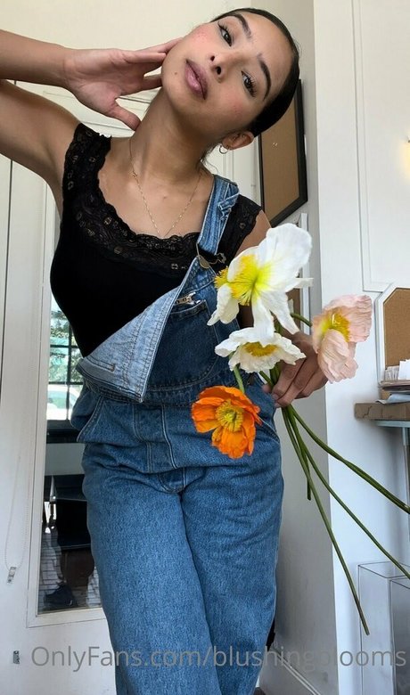 blushingblooms modèles nus photos