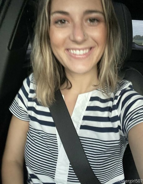 clever belle5 pornstar image