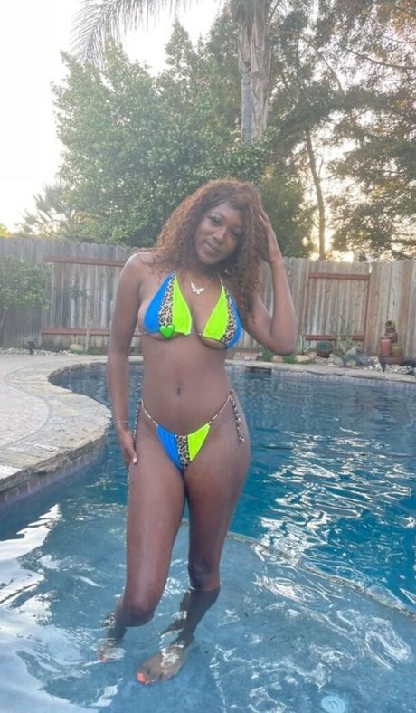 krazyyy4k actriz adulta fotos