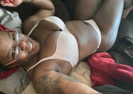 ebonyglutes01 étoile magnifique img