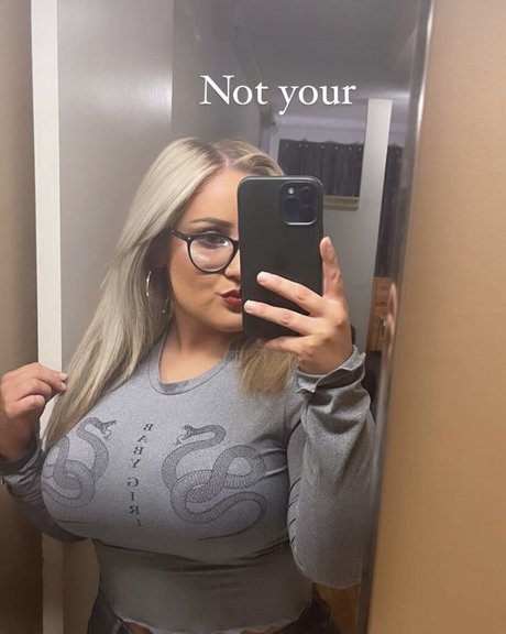 Lilly Alcorn modelo de arte galerías