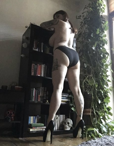 piercedpussysiren étoile sympa img