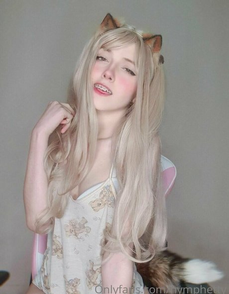 nymphetty étoile nue photo