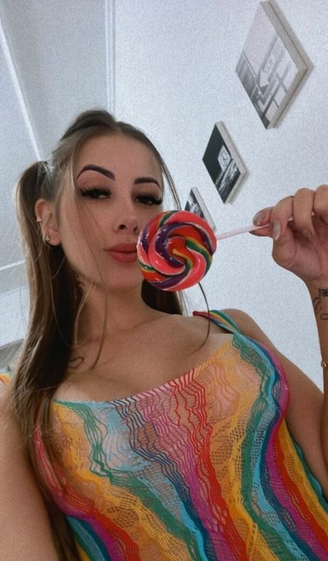 Emily Mota star du porno en haute qualité photo