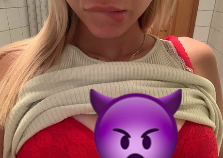 julianawantsromeo star érotique galerie