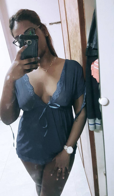 Indian Exhibition star pornographique images