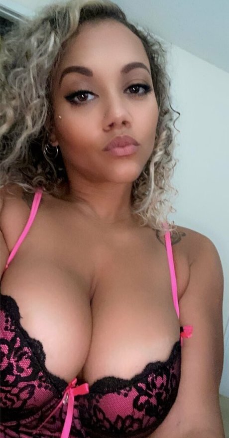 nickole1022 estrella adulta galerías