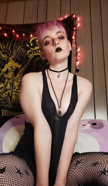 deadbunnyx actriz desnuda archivo