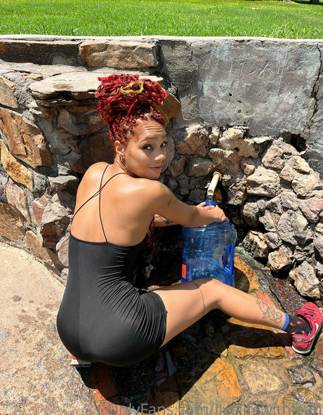 leahsade estrella de alta definición foto