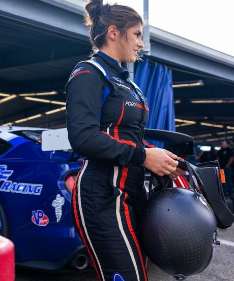 Hailie Deegan sexy actress archive