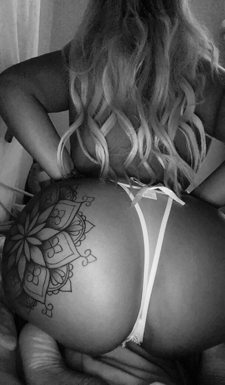 Chazbondsfield1 exclusive model galleries