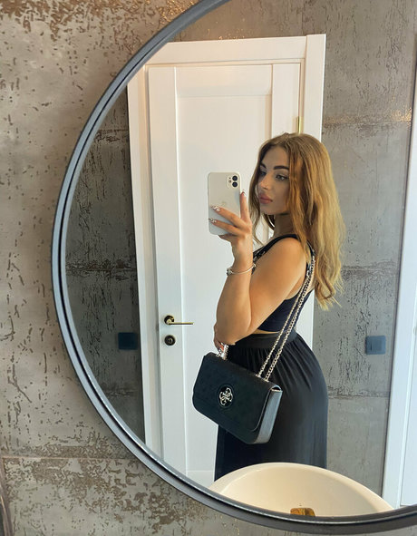 honeypie f pornographic actress pics