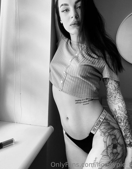 honeypie f model sexy photos