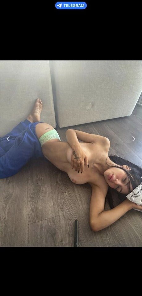 Stinakayy naked star picture