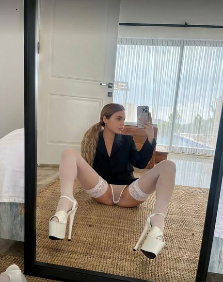 emilage actriz de arte imagen