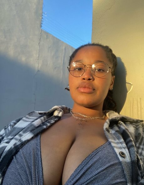 arielcosmo actriz xxx archivo