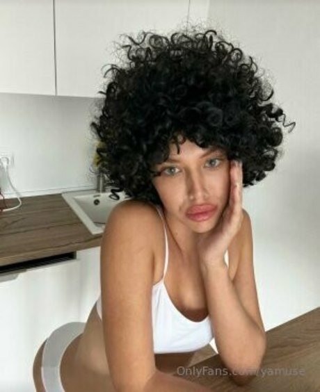 yamuse estrella porno superior foto