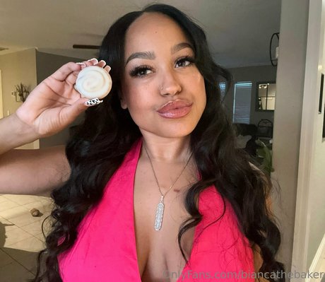 biancathebaker nudes model gallery