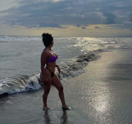 karenn fit hermosa actriz recopilación