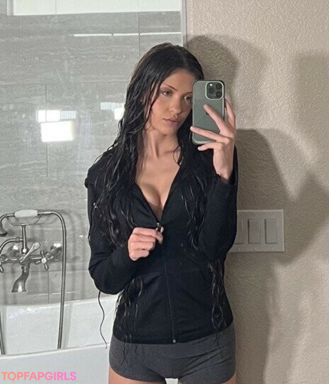 Kissingfae model nice galleries