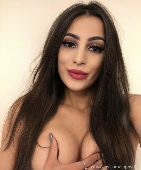 Sophydiva naked model images