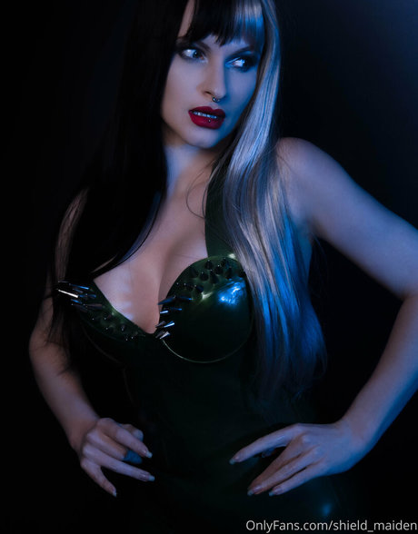 Ruby True actriz desnuda foto