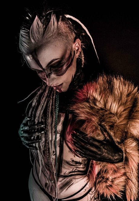 Ruby True actriz de arte foto