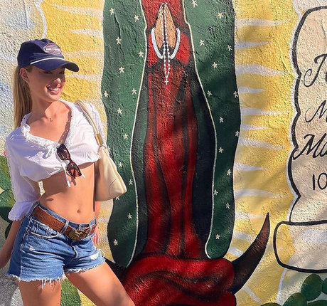 Bella Podaras étoile de haute qualité img