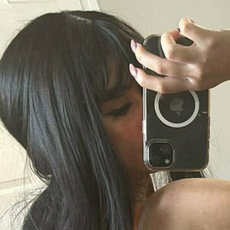 yunamoonx0 jolie star du porno galerie