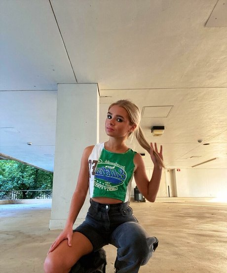 Abbie Bruney hermosa estrella porno galería