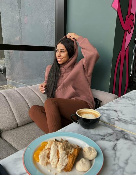 Enfermera desnuda onlyfans bastante hd imagen